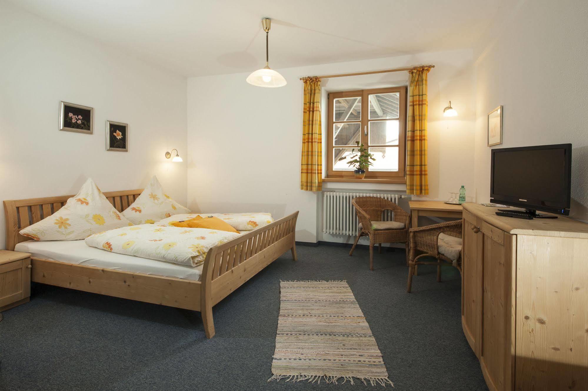 Pension Bernhardhof Otterfing Dış mekan fotoğraf
